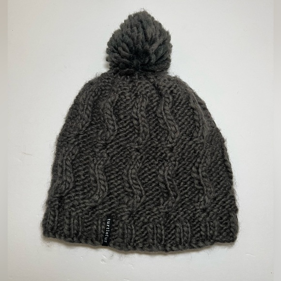 TurtleFur - Pom Beanie Hat Cable Knit Faux Fur Lined Gray Wool Blend Women’s cap - Picture 2 of 8